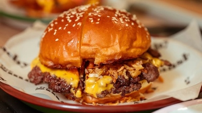 Yeni yılın dışarıdaki ilk yemeğini evde yedik