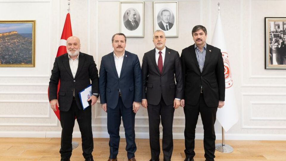 Memur-Sen'den Bakan Işıkhan'a ziyaret