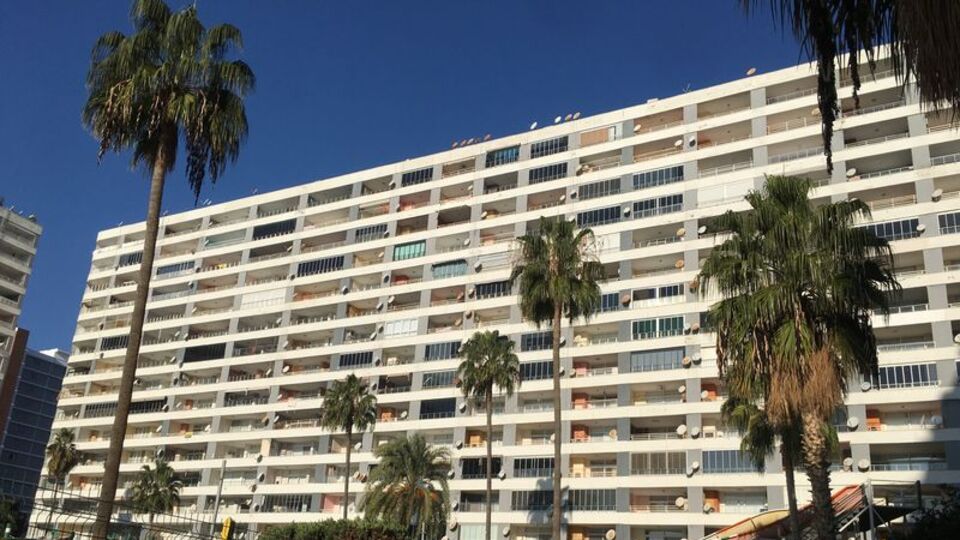 Tatil sitesinde dehşet! Peş peşe öldüler!