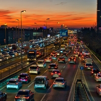 İstanbul'da sürücülerin 105 saati trafikte geçiyor!