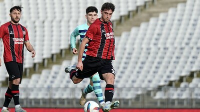 Karagümrük, kupada Rizespor'u tek golle geçti!