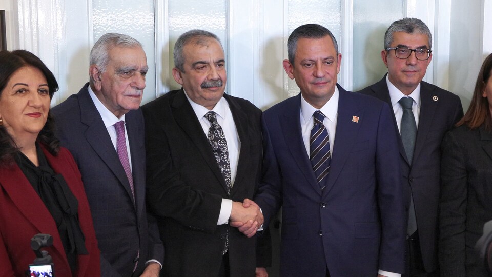 CHP'ye Atatürk ve İnönü hatırlatması