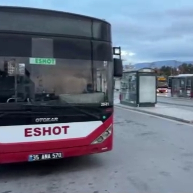 İzmir'de belediye otobüs şoförleri eylem yaptı