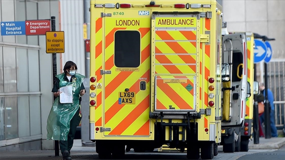 İngiltere'de birçok hastane grip vakalarındaki artış nedeniyle "kritik durum" ilan etti