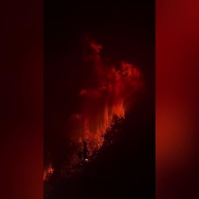 Los Angeles'ta orman yangınları nedeniyle yaklaşık 30 bin kişi tahliye ediliyor