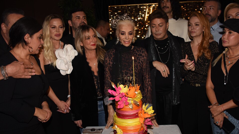 Tanyeli'ye sürpriz parti