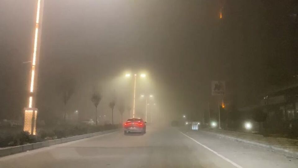 Yoğun sis görüş mesafesini düşürdü