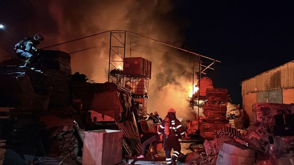 İş yerinde alevler yükseldi