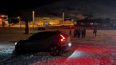 Drift için Erciyes'e çıktığı ciple kara saplandı