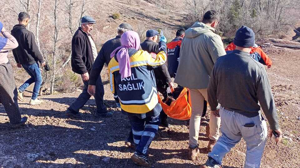 Silah ateş aldı! Genç yanlışlıkla kendini vurdu