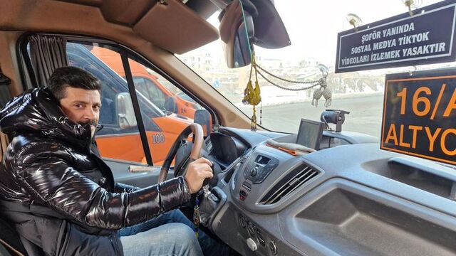 Minibüs şoförü müşterilerine yasak koydu