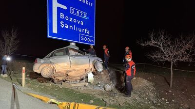 Otomobil direğe çarptı: 1 ölü