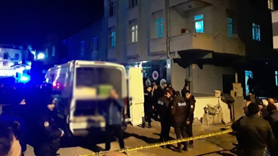 Karısını tüfekle öldürdü