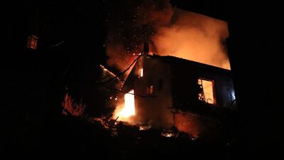 Yangında 3 ev ve 1 ahır zarar gördü