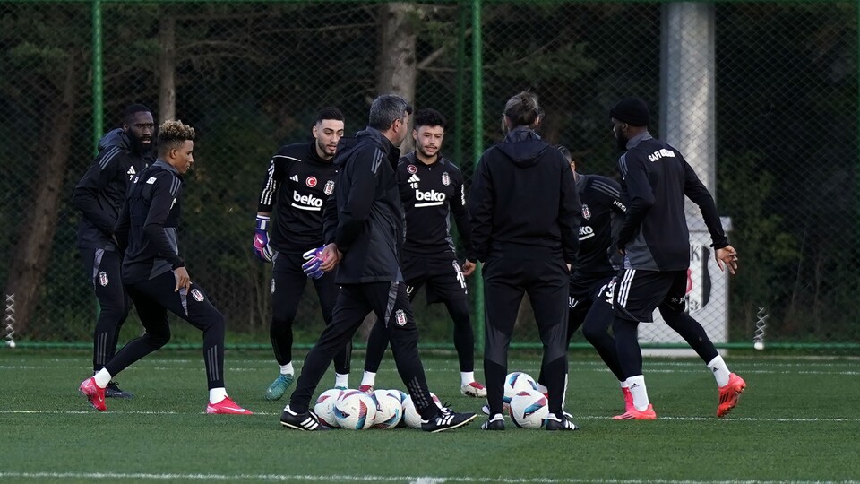 Scout şefi bitti bitiyor!