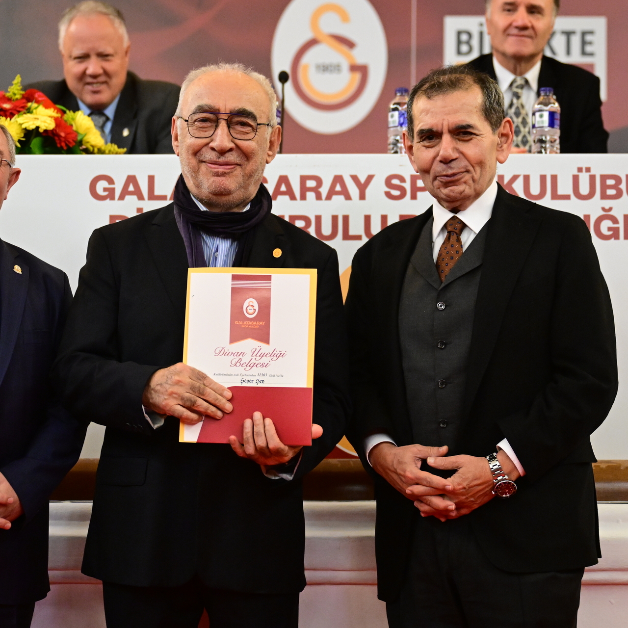 G.Saray'da divan kurulu üyesi oldu!