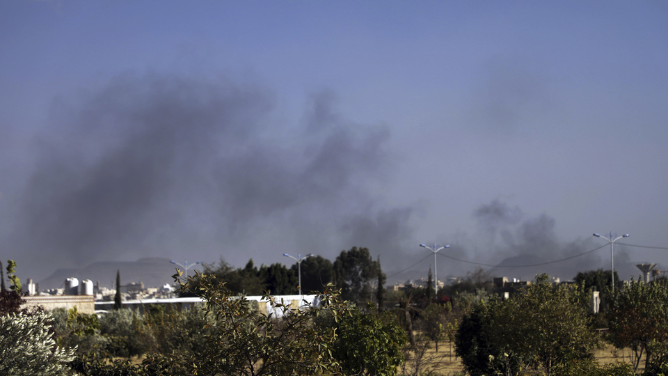 Yemen'de akaryakıt istasyonunda patlamada 15 kişi öldü