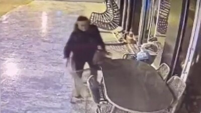 9 aracın lastiklerini kesti