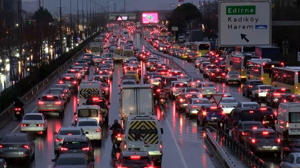 İstanbul'da yağmur trafiği!