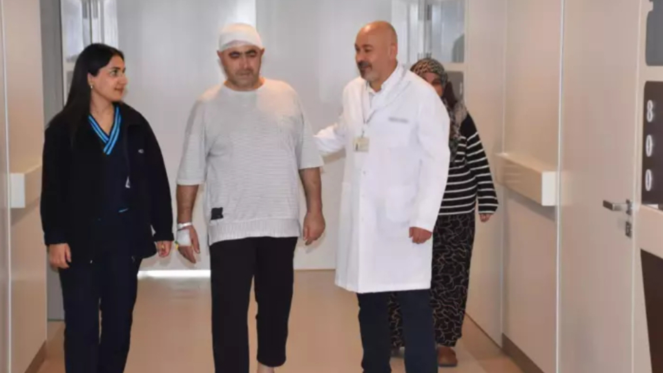 8 yıl süren 'delirten ağrılardan' ameliyatla kurtuldu