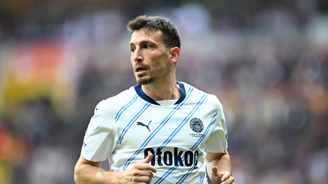 Mert Hakan Yandaş'ın eli kırıldı!