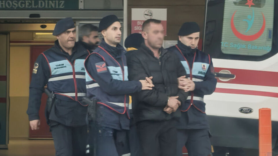 Kardeşlerini rehin alıp ateş açtı