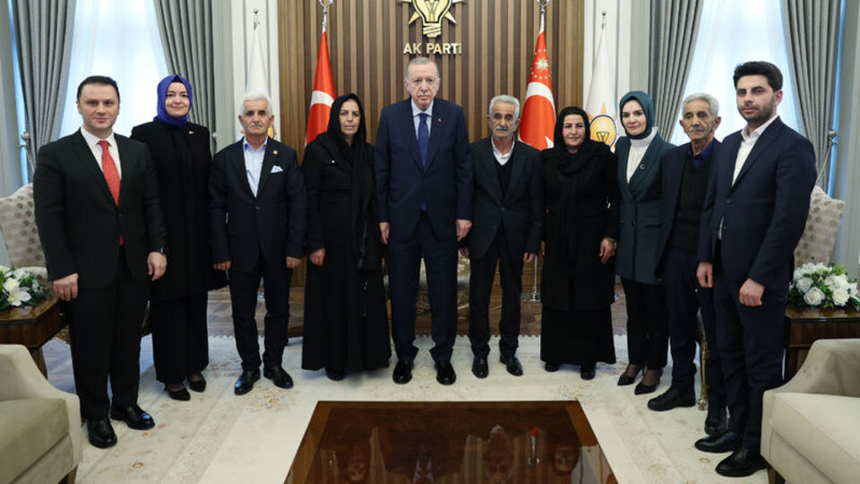 Terör mağduru ailelerle görüştü