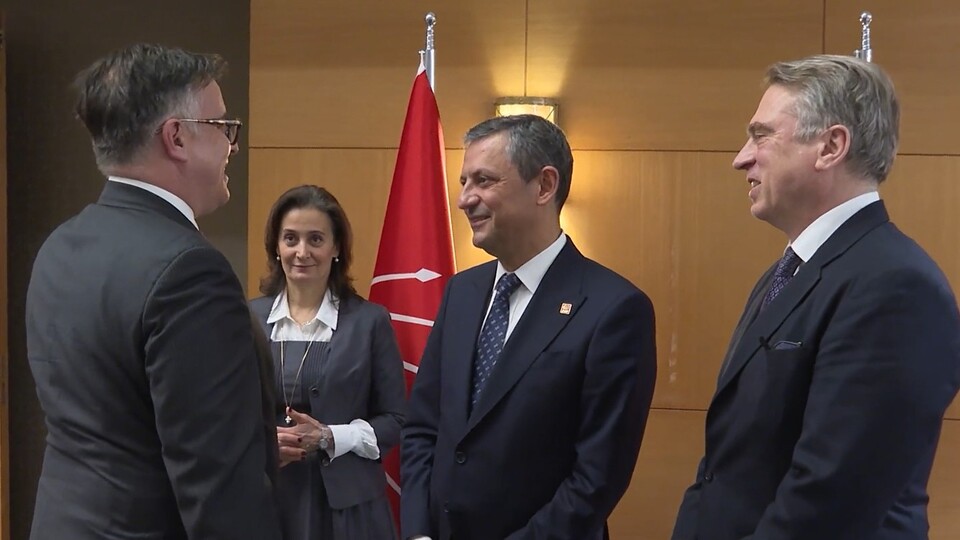 Özel, büyükelçilerle buluştu