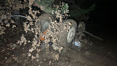 Traktör şarampole devrildi: 2 ölü, 2 yaralı