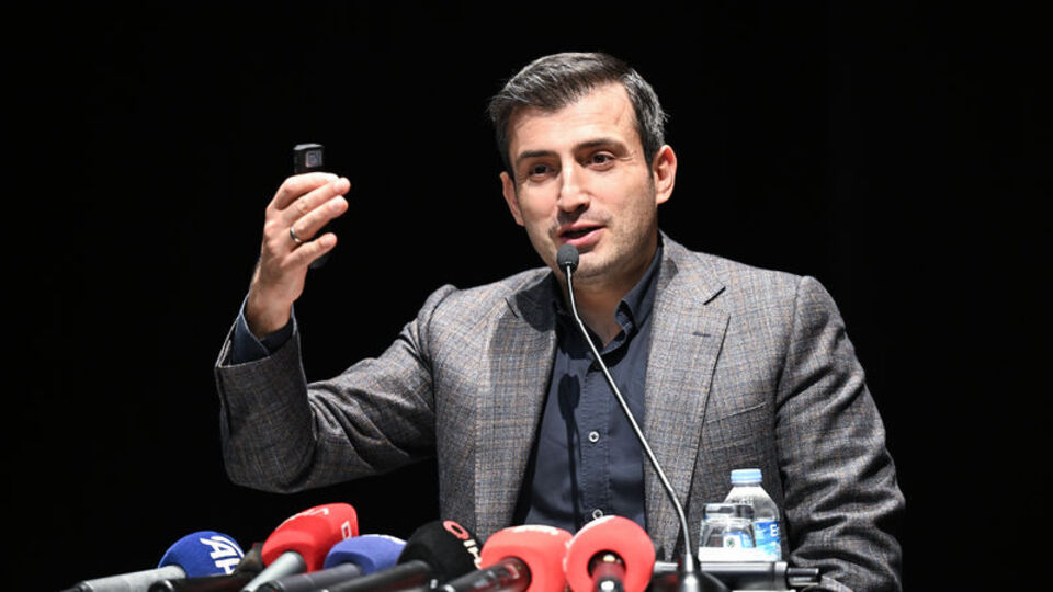 Fergani Uzay'ın ilk uydusu uzaya fırlatıldı