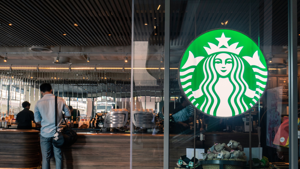 Starbucks'ta ürün almayanlar kafeyi ve tuvaletleri kullanamayacak