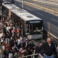 İstanbul'da toplu taşımaya yüzde 35 zam!