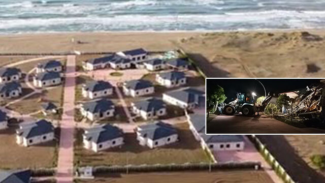 Sahildeki kaçak tatil köyü yıkıldı!