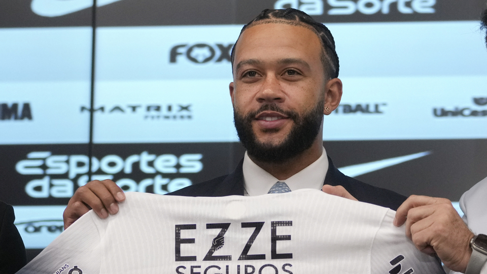 Depay imzayı attı: Sözleşmesi dudak uçuklattı!