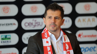 Emre Belözoğlu imzayı attı!