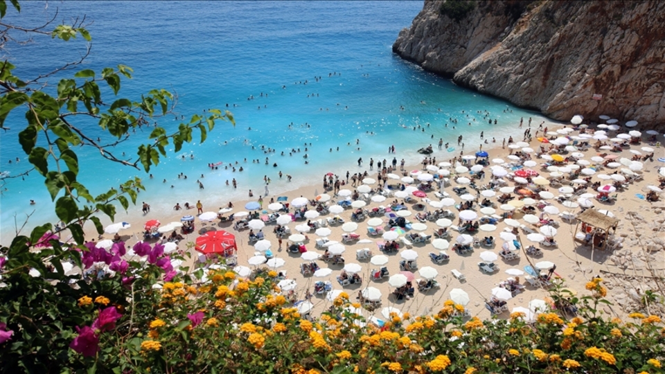 Antalya'da tatil yapan gurbetçi sayısı 1 milyonu geçti