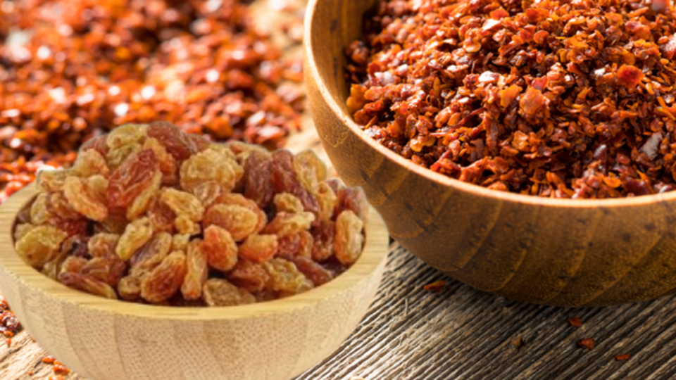 İhraç edilen toz biberde yasaklı madde, kuru üzümlerde alerjen tehlikesi