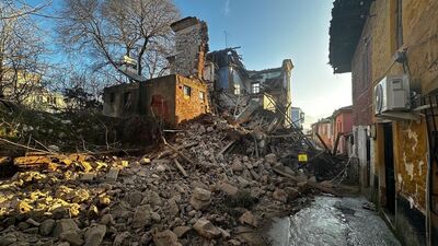 Milas'ta tarihi ev çöktü