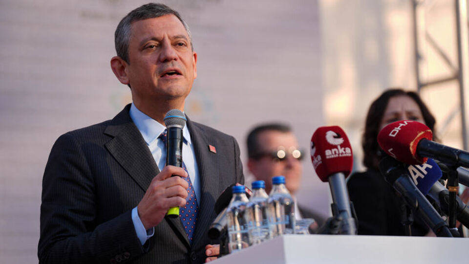 Beşiktaş Belediyesi önünde açıklamalar