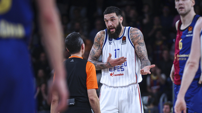 Anadolu Efes, Barcelona'da kayıp!