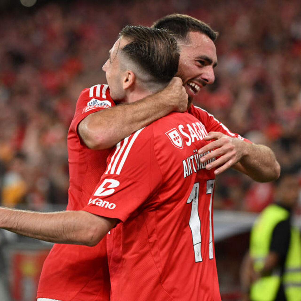 Kerem ve Orkun işbirliği yaptı, Benfica kazandı