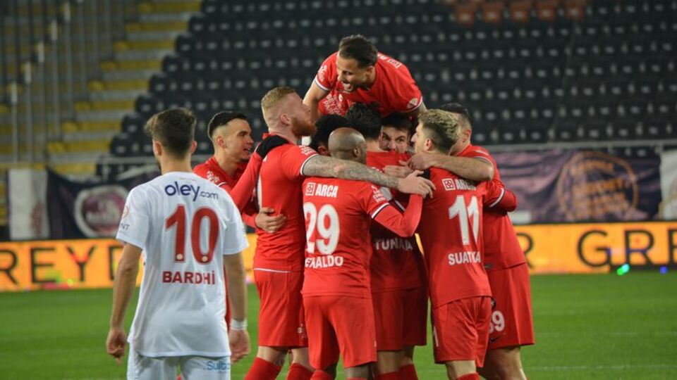 Çorum üç puanı üç golle aldı