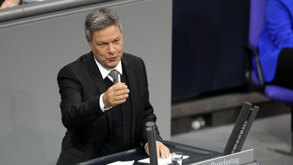 Alman bakan: Trump'ın ana hedefiyiz