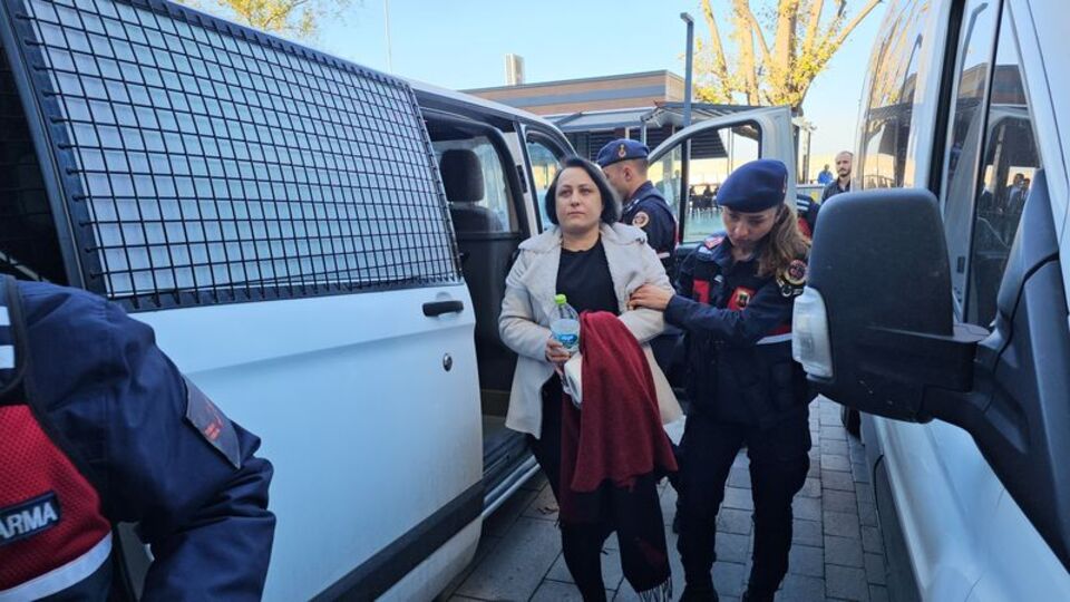 Cinayet davasında tanıktan sanığa evlilik teklifi!