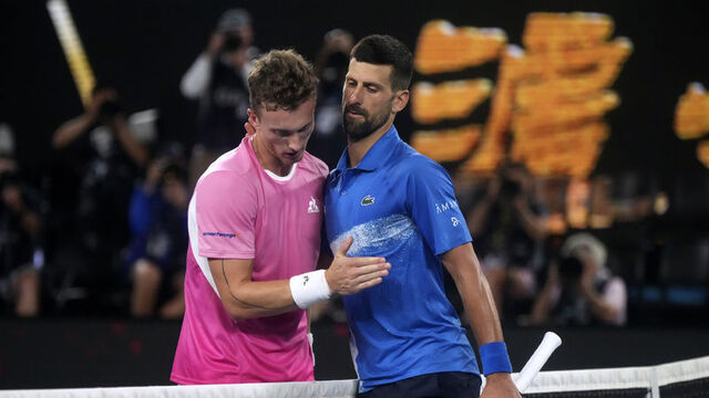 Djokovic ve Zverev çeyrek finalde