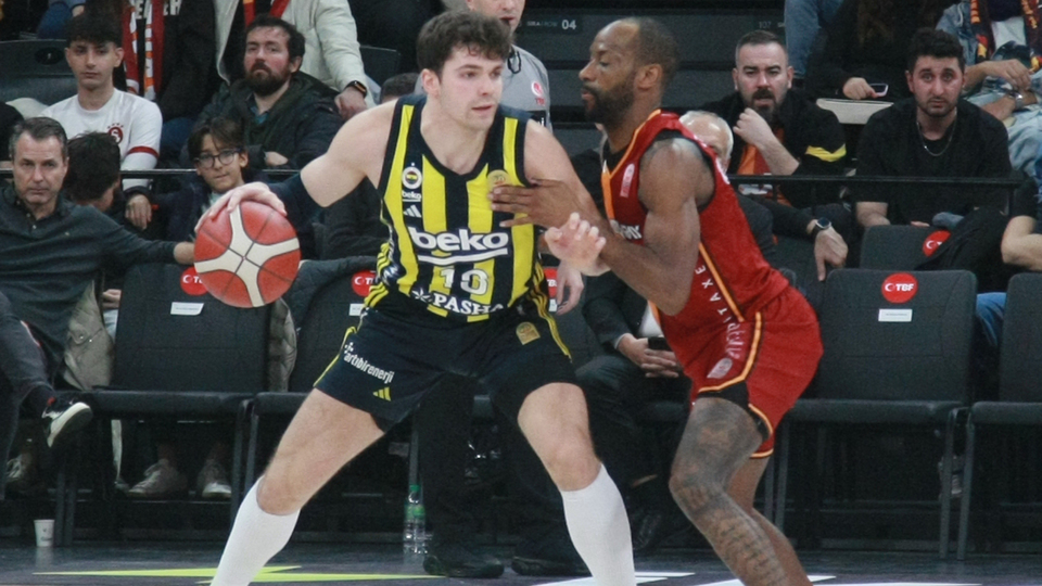 Fenerbahçe, derbide Galatasaray'ı devirdi!