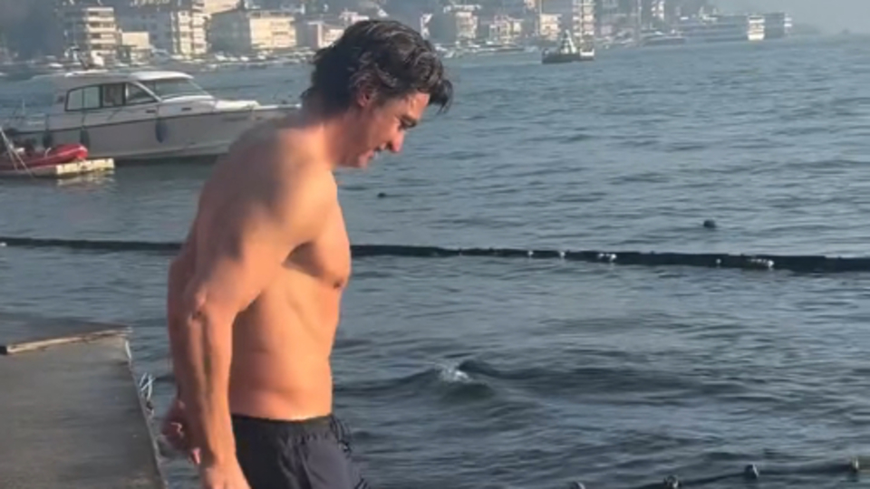 Soğukta denize girmek moda oldu