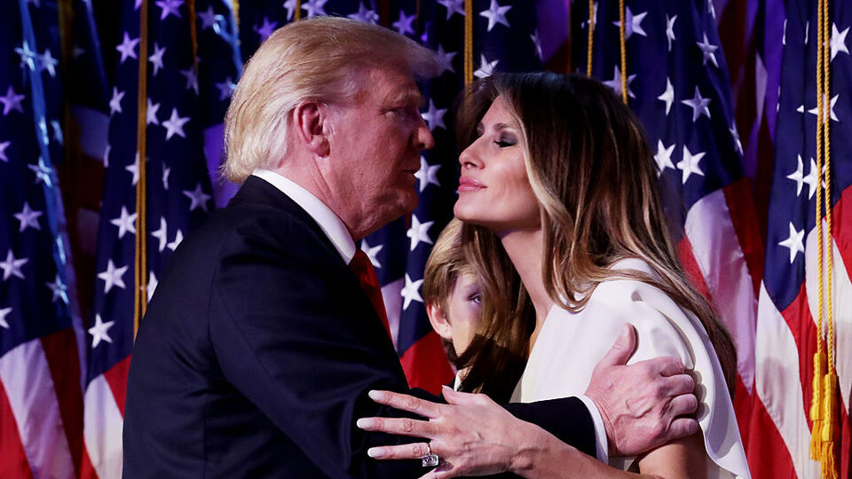 Melania, Trump'ın gölgesinde kaldı