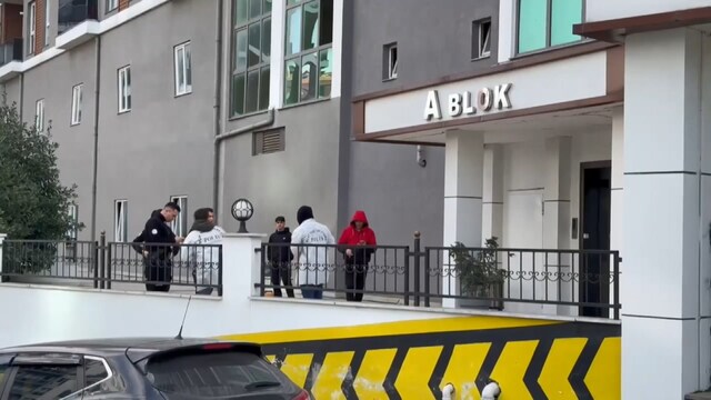 Kanlar içerisindeyken polisten yardım istedi!