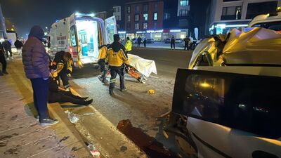 Kırmızı ışıktaki araca çarptı